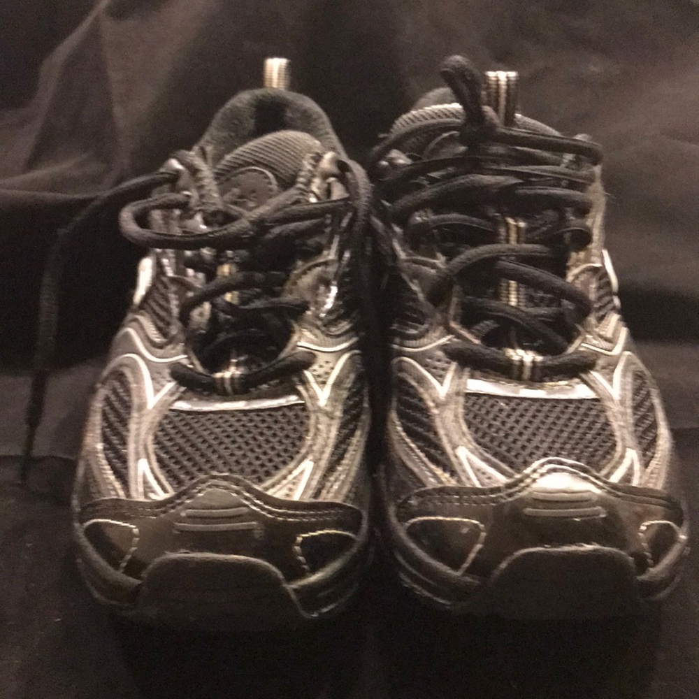 Shoes - Picture 3 of 4